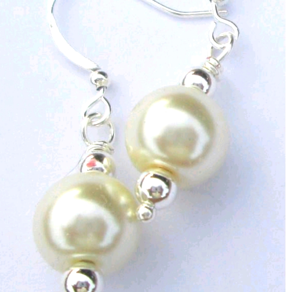 Fresh Water Pearl Dangle Earings with Sterling Sil